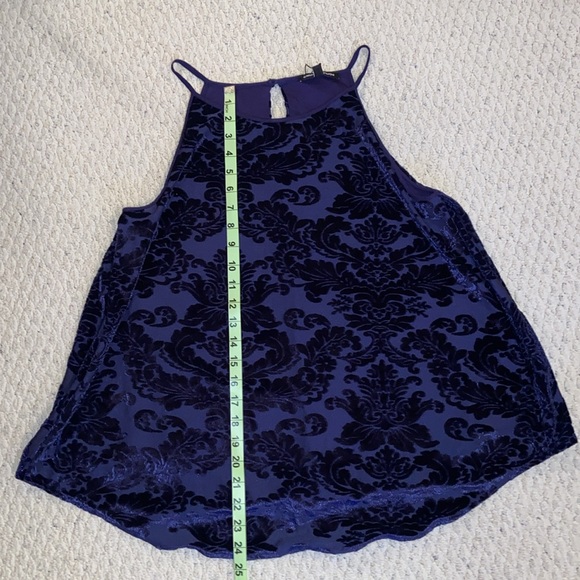 Cable & Gauge Navy Blue Damask Velvet Overlay Halter Top - Picture 6 of 12
